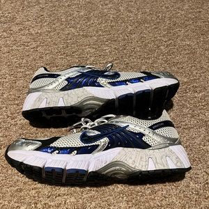 Nike Structure Triax 11 Bowerman Series
Men’s Size 11.5 Running Shoes 317975-101